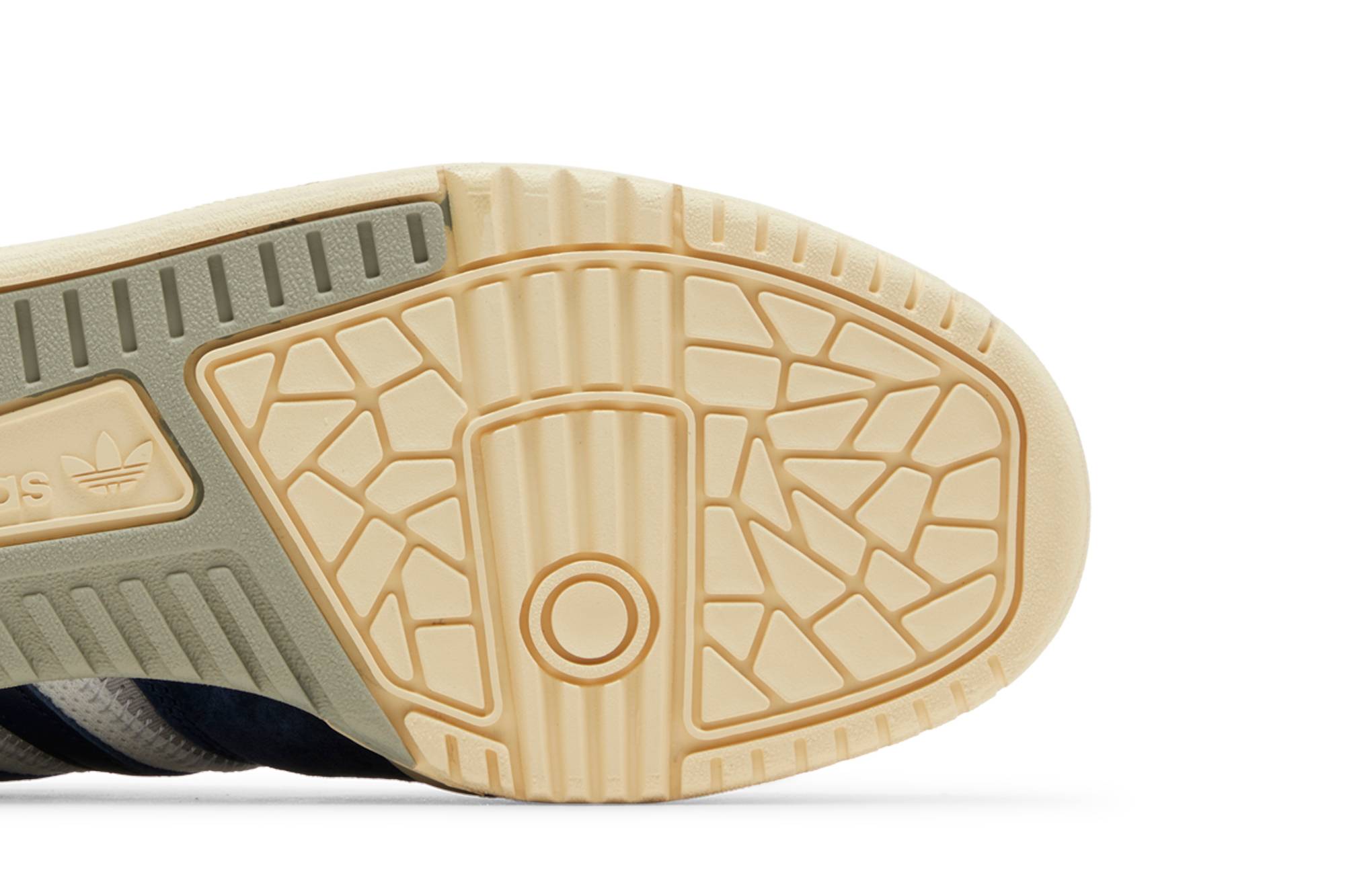 Purchase Extra Butter x 阿迪达斯 Rivalry Low '纽约游骑兵 系列对决' ID2870