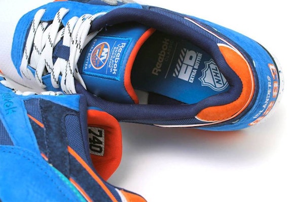 Extra Butter x New York Islanders x Reebok Ventilator Supreme 'Dinasti' AR0633 Lookbook Extra Butter x New York Islanders x Reebok Ventilator Supreme 'Dinasti' AR0633