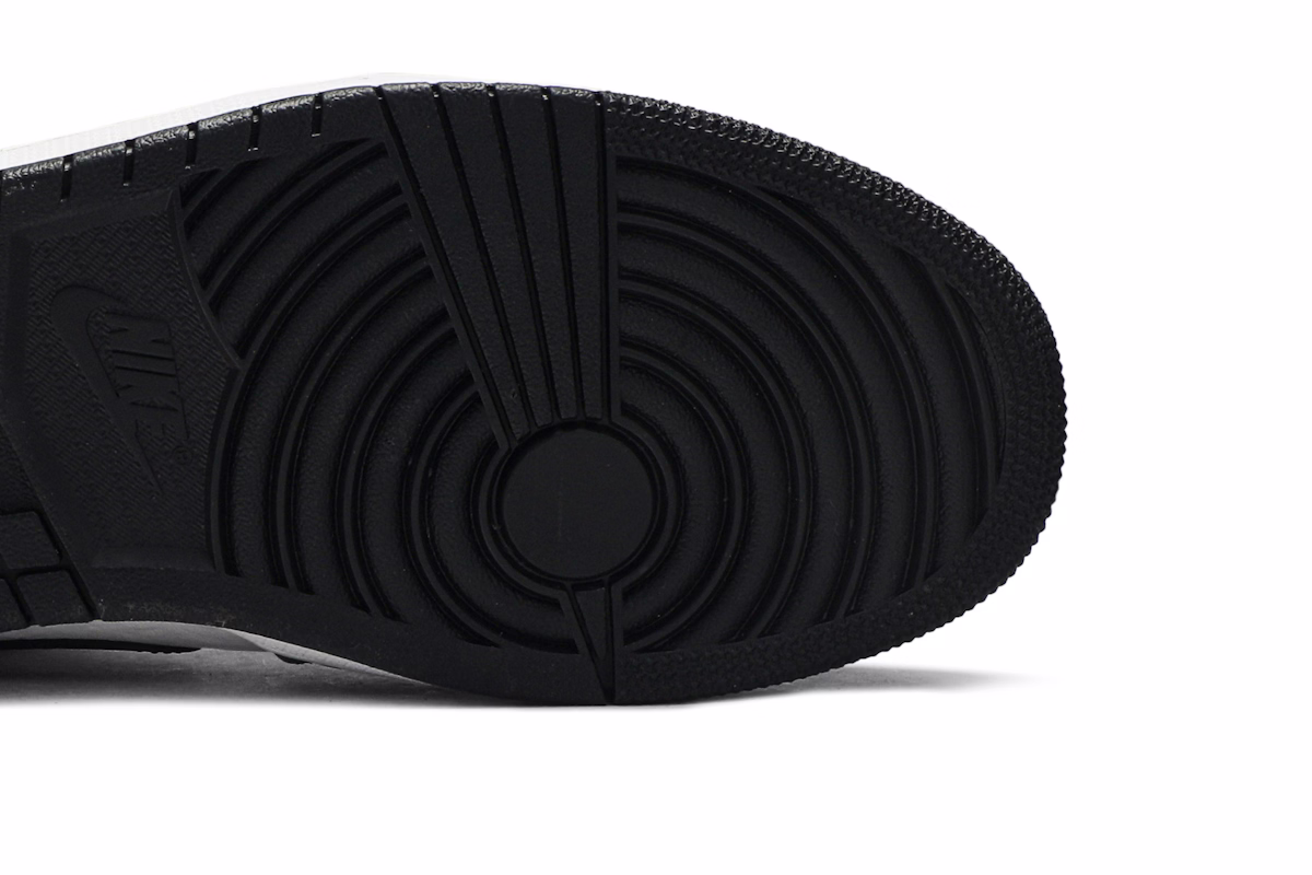 Facetasm x Air Jordan 1 Mid 'Fearless'