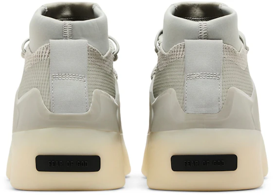 Fear of God Athletics x adidas I BASKETBALL 'Sesame Carbon' Sepatu Basket IE6188 Details for Fear of God Athletics x adidas I BASKETBALL 'Sesame Carbon' Sepatu Basket IE6188