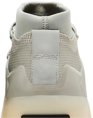 Fear of God Athletics x adidas I BASKETBALL 'Sesame Carbon' Sepatu Basket IE6188 Sizing Fear of God Athletics x adidas I BASKETBALL 'Sesame Carbon' Sepatu Basket IE6188