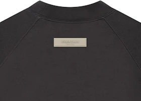 Lookbook Fear of God Essentials 1977 Crewneck 'Iron'