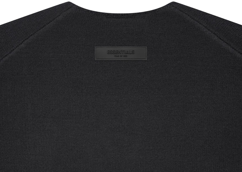 Lookbook Fear of God Essentials 1977 Raw Edge Sweater 'Iron'