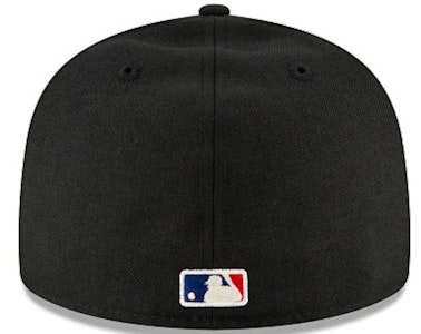 Topi Fear of God ESSENTIALS New Era 59Fifty Fitted (FW21) Hitam. Lookbook Topi Fear of God ESSENTIALS New Era 59Fifty Fitted (FW21) Hitam.