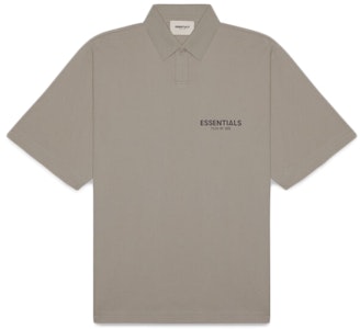 Fear of God ESSENTIALS Polo Manga Corta Cuadrado Taupe Buy Fear of God ESSENTIALS Polo Manga Corta Cuadrado Taupe