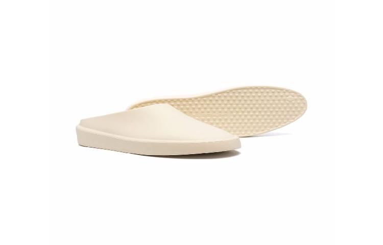 Shop 黃色Fear of God平底鞋，黃色Fear of God平底鞋43