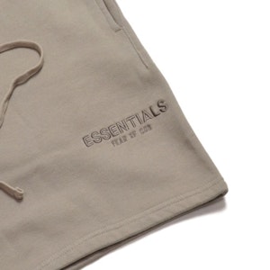 Fear of God ESSENTIALS Pantalones Cortos de Chándal Beige Tan Order Fear of God ESSENTIALS Pantalones Cortos de Chándal Beige Tan