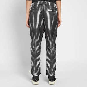 Celana Fear of God x Nike Motif Hitam/Sail/Hitam BV8737-010 Shop Celana Fear of God x Nike Motif Hitam/Sail/Hitam BV8737-010