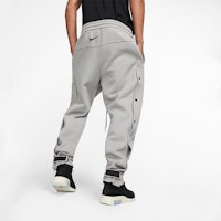 Fear of God x Nike 暖身褲 灰塵/米白/黑 Shop Fear of God x Nike 暖身褲 灰塵/米白/黑