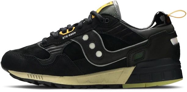 피처 x 사코니 섀도우 5000 '꿈나라' (61 characters) S70480-1 Lookbook 피처 x 사코니 섀도우 5000 '꿈나라' (61 characters) S70480-1