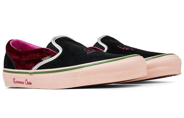 Shop Feature x Vans Classic Slip-On 'Sinners Club' Kasut Lelaki VN000UDFPTZ
