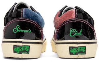 Feature x Vans Vault OG Old Skool LX 'Sinners Club - Bagian 2' VN0A38FW03E Shop Feature x Vans Vault OG Old Skool LX 'Sinners Club - Bagian 2' VN0A38FW03E