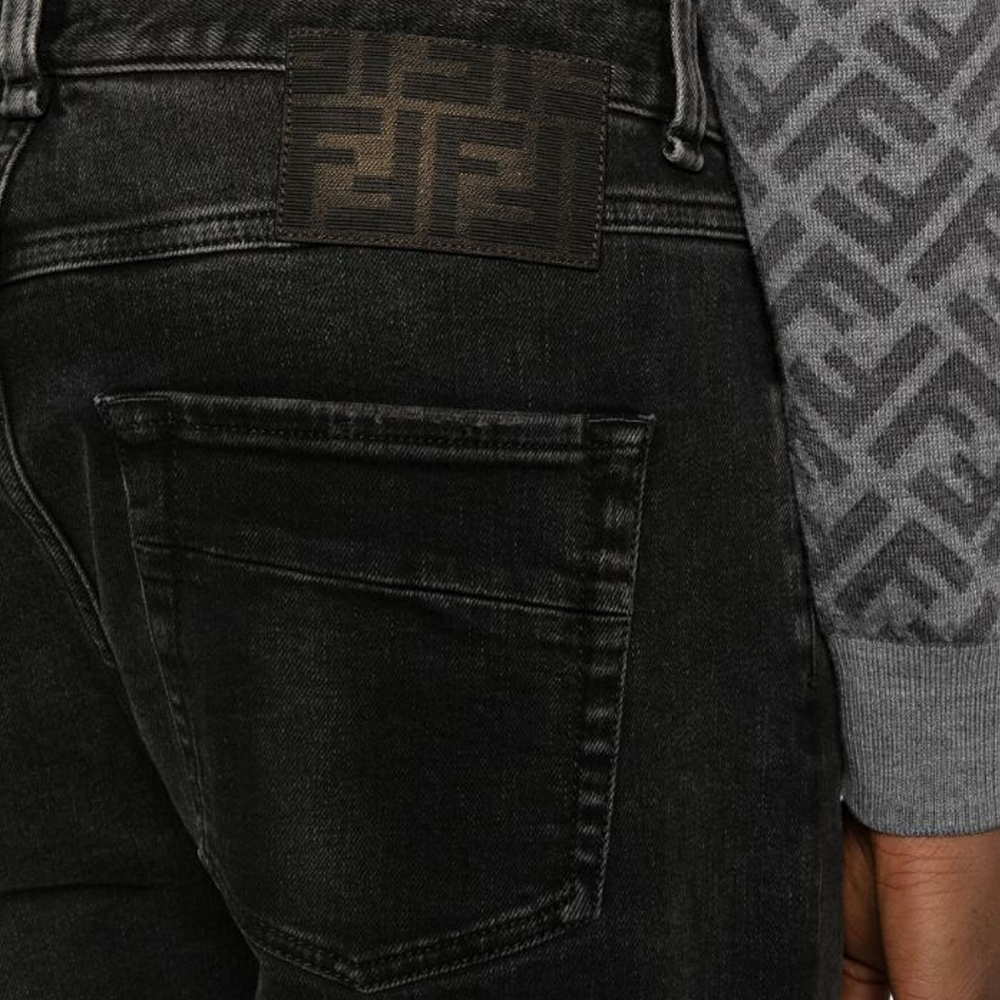 Details for FENDI 黑色修身锥形中腰牛仔裤 SS24. FLP288AQLS