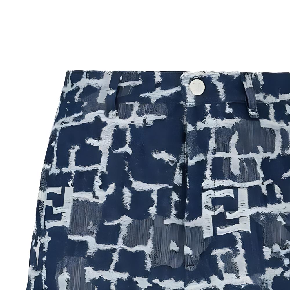 Purchase FENDI Celana Pendek Biru Mid-Waist Zipper Motif All-Over Kasual. FLP347AR9NF0-UV2