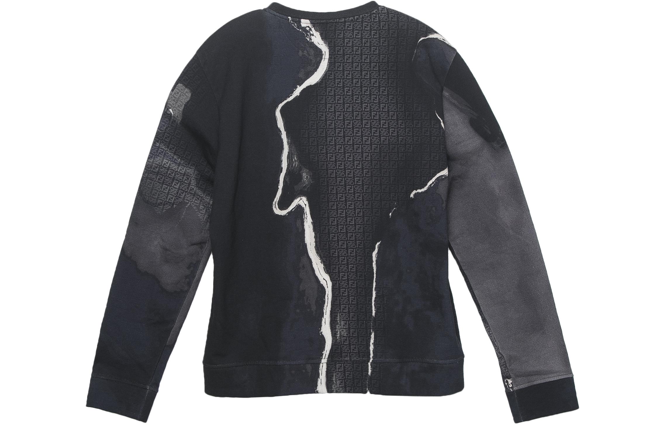 Lookbook FENDI 黑色做旧圆领长袖卫衣。 FY0178AIL3F1AJR