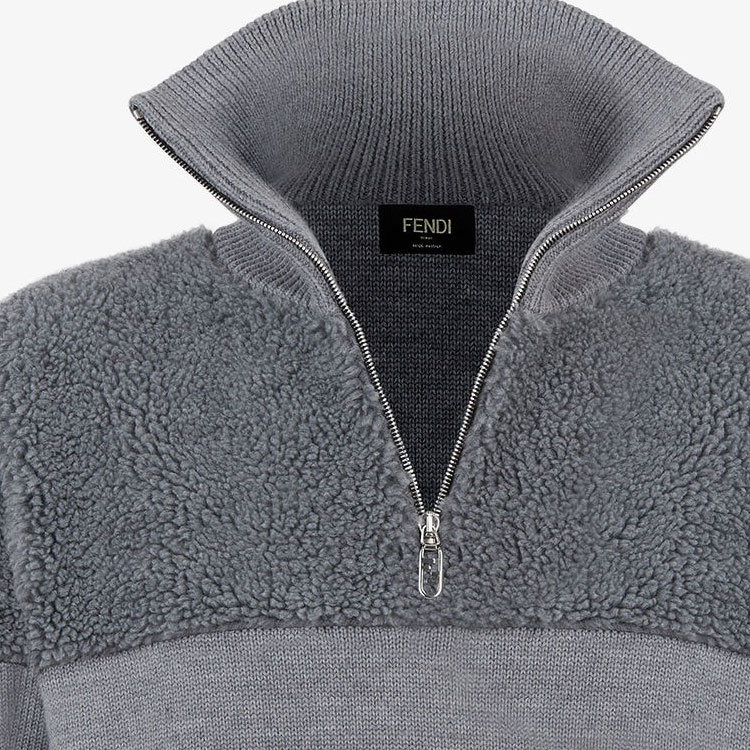 Shop FENDI 灰色半拉链高领针织休闲毛衣 FZC460AQKZF1MU3