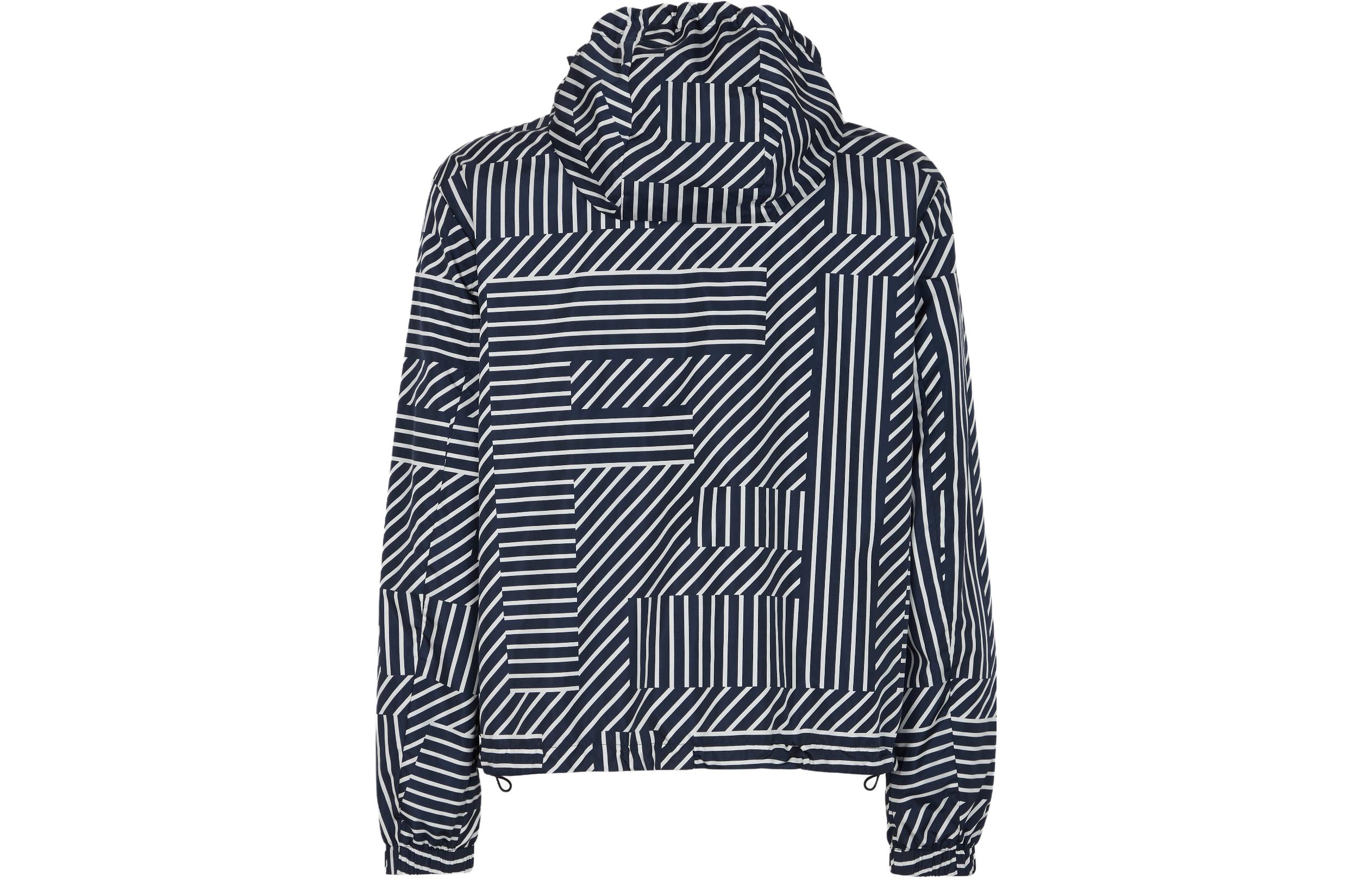 Lookbook Chaqueta Acolchada Reversible con Logo FENDI - Azul. FAA906APX6F0QA2