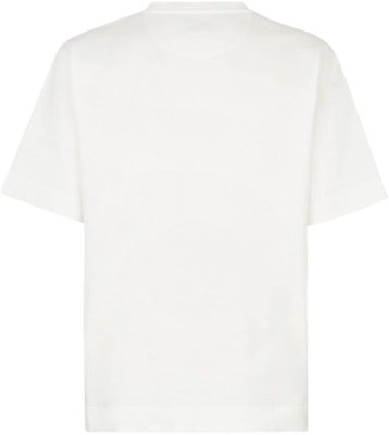 FENDI Kaos Putih Oversized dengan Logo Bordir. FY0936AR6ZF0QA0 Lookbook FENDI Kaos Putih Oversized dengan Logo Bordir. FY0936AR6ZF0QA0