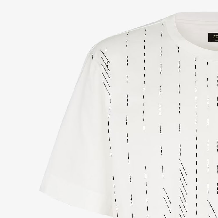 Purchase FENDI Kaos Putih Oversized dengan Logo Bordir. FY0936AR6ZF0QA0