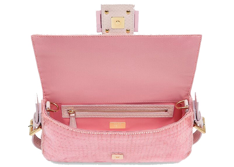 Lookbook 芬迪 1997 粉色法棍肩包