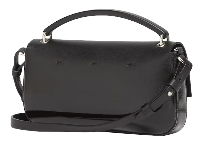 Order Kantong Telefon Fendi Baguette Kulit Hitam Berkilat