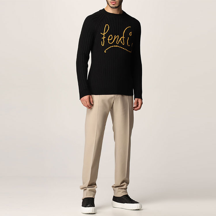 Shop FENDI 黑色刺繡字母設計圓領毛衣. FZY451AH33F13HJ