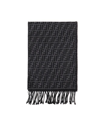 Syal Rajut Fendi Logo Hitam/Abu dengan Rumbai FXS366A4Z4F0RP3 Buy Syal Rajut Fendi Logo Hitam/Abu dengan Rumbai FXS366A4Z4F0RP3