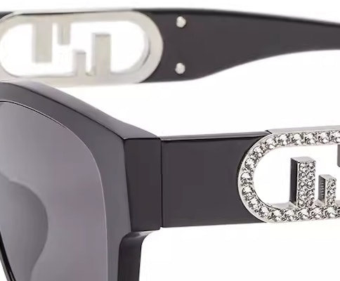 FENDI Black Irregular Sunglasses with Logo Temples Unisex Couple Style. 40081F-01A-57 Shop FENDI Black Irregular Sunglasses with Logo Temples Unisex Couple Style. 40081F-01A-57