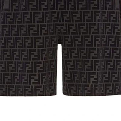 FENDI Celana Pendek Casual Hitam dengan Logo FB0689A7D5F0ABB Sizing FENDI Celana Pendek Casual Hitam dengan Logo FB0689A7D5F0ABB