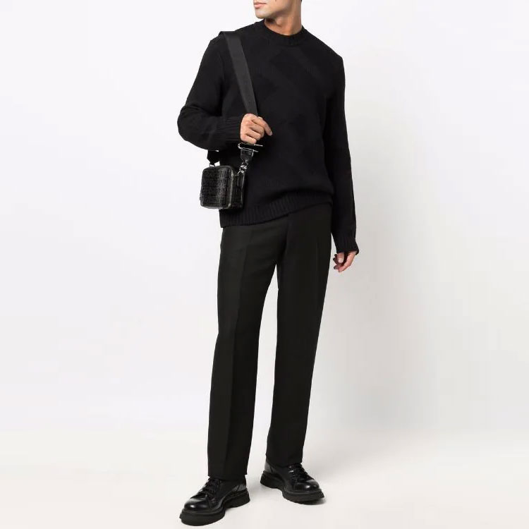 FENDI Black Wool Logo Crewneck Sweater. FZY490AH2XF0QA1 圖 3