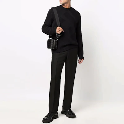 フェンディ ブラック ウール ロゴ クルーネック セーター FZY490AH2XF0QA1 Lookbook フェンディ ブラック ウール ロゴ クルーネック セーター FZY490AH2XF0QA1