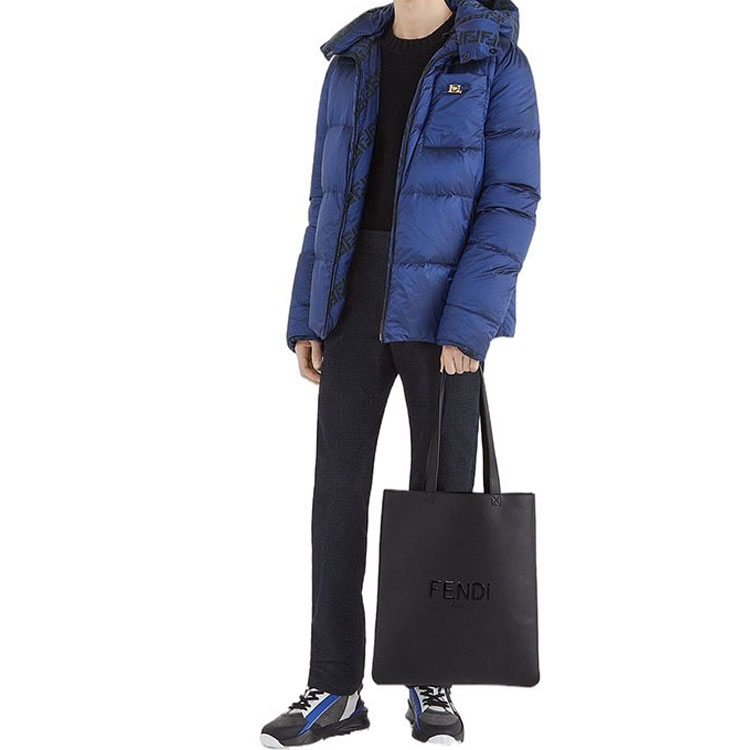 Purchase Chaqueta Azul Slim Fit con Capucha y Diseño Desmontable de Letras FENDI. FW1087AGZJF0UV4