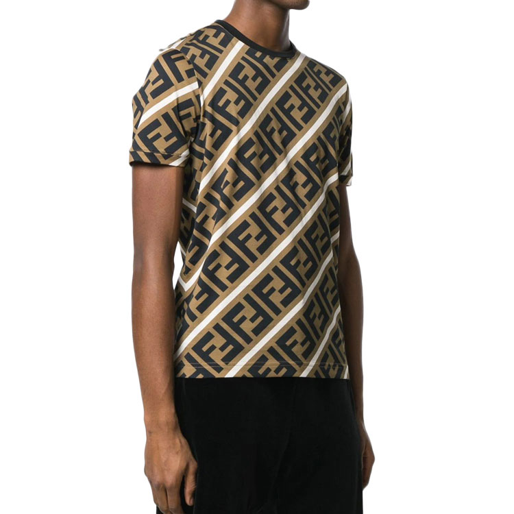 Lookbook Camiseta de manga corta con logotipo y bloques de color marrón FENDI. FY0894A7A8F13J3