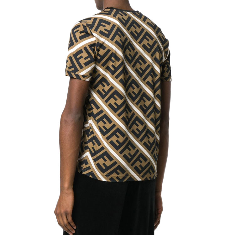 Shop Camiseta de manga corta con logotipo y bloques de color marrón FENDI. FY0894A7A8F13J3