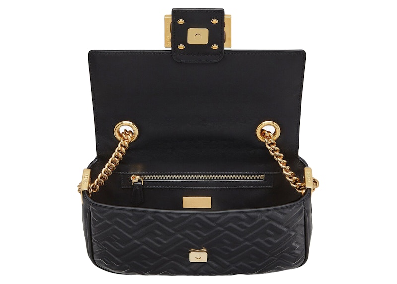 Lookbook Bolso Fendi Baguette Cadena Midi Negro de Piel Nappa por Marc Jacobs