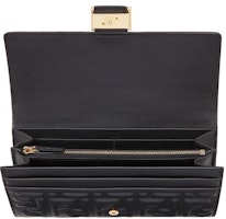 펜디 바이 마크 제이콥스 바게트 블랙 나파 지갑
Lookbook 펜디 바이 마크 제이콥스 바게트 블랙 나파 지갑