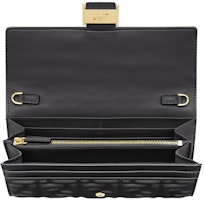 Cartera Fendi Marc Jacobs Baguette Negra de Piel Nappa con Cadena. Lookbook Cartera Fendi Marc Jacobs Baguette Negra de Piel Nappa con Cadena.