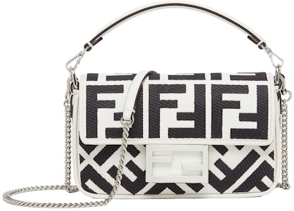 Bolso Mini Fendi Baguette Blanco y Negro Marc Jacobs con Bordado FF. Buy Bolso Mini Fendi Baguette Blanco y Negro Marc Jacobs con Bordado FF.