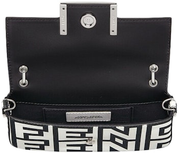 フェンディ マーク・ジェイコブス バゲット フォンポーチ 二色ナッパレザー Lookbook フェンディ マーク・ジェイコブス バゲット フォンポーチ 二色ナッパレザー