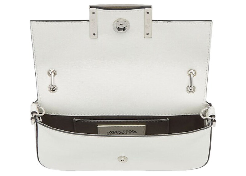 Lookbook Fendi oleh Marc Jacobs Baguette Beg Telefon Kulit Nappa Putih