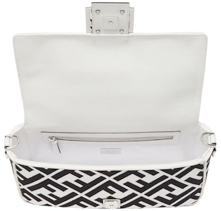 Bolso Fendi Marc Jacobs Baguette Blanco y Negro con Bordado FF. Lookbook Bolso Fendi Marc Jacobs Baguette Blanco y Negro con Bordado FF.