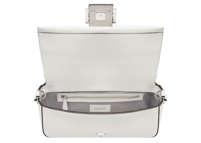 Lookbook Marc Jacobs 精心設計的 Fendi 白色皮革法棍包