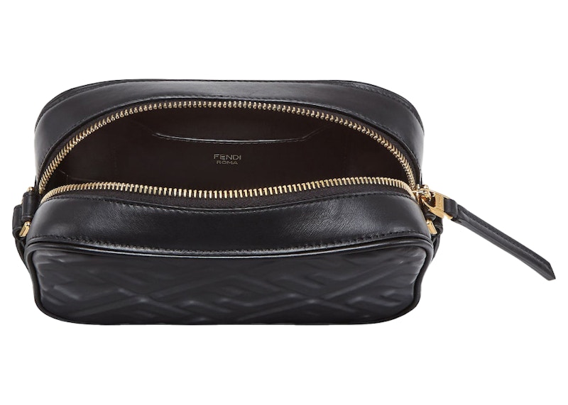 Lookbook "Fendi por Marc Jacobs Bolso Mini Cámara en Cuero Negro"