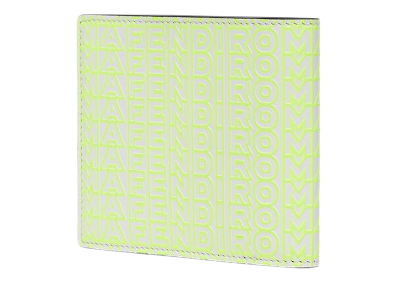 Order Marc Jacobs設計Fendi羅馬雙折錢包，兩色皮革多色款式緊湊設計。