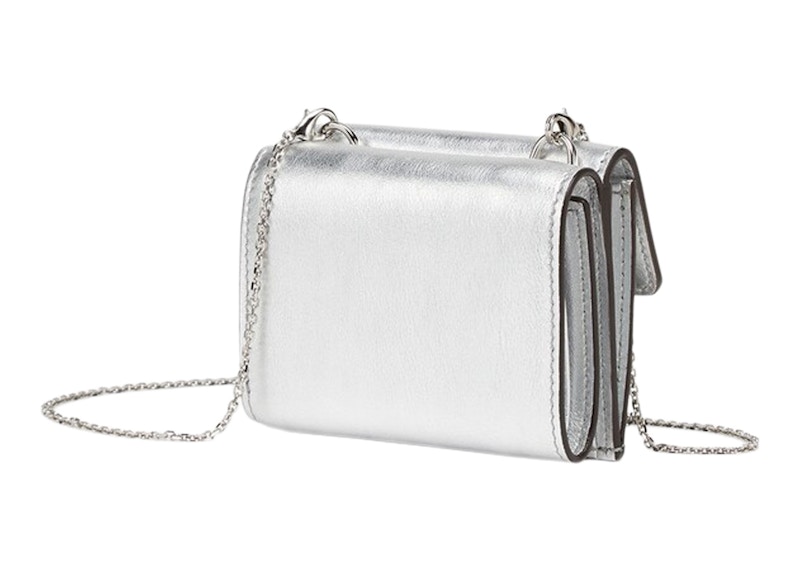 Lookbook 菲endi 罗马钱包 银色牛皮钱包 - Marc Jacobs设计