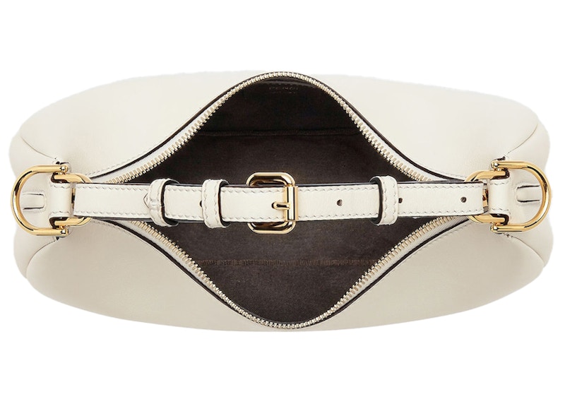 Lookbook Marc Jacobs設計的Fendi小型白色皮革手袋