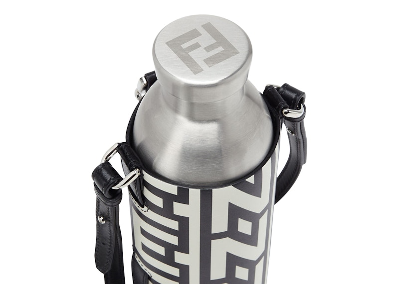 Lookbook 펜디X마크제이콥스 투톤 가죽 플라스크 홀더
