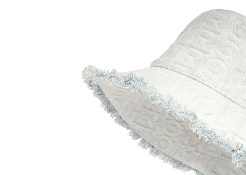 Order Topi Ember Denim Biru Fendi oleh Marc Jacobs