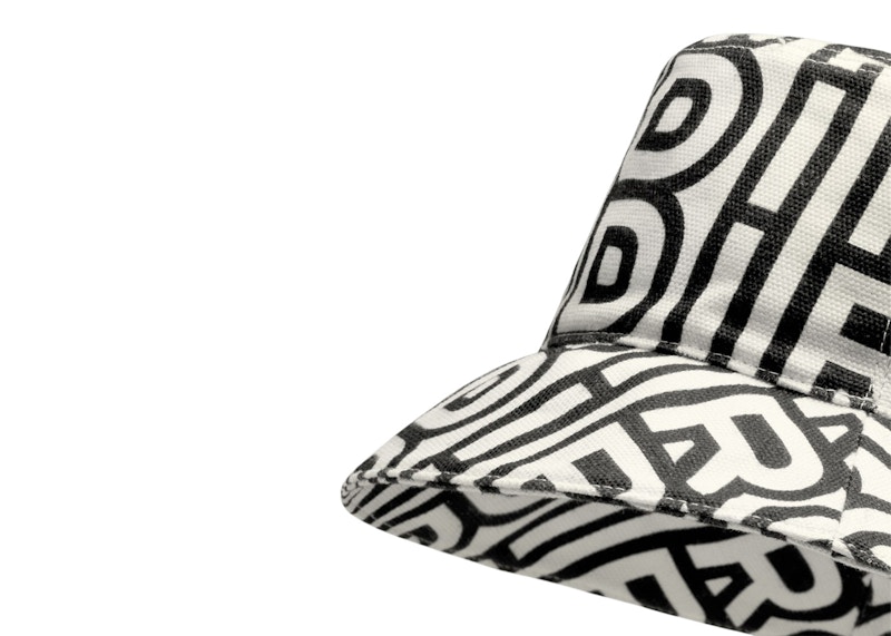 Order Marc Jacobs設計的Fendi雙色帆布漁夫帽。