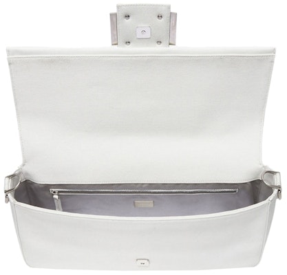 Tas Fendi oleh Marc Jacobs Maxi Baguette Kanvas Putih Lookbook Tas Fendi oleh Marc Jacobs Maxi Baguette Kanvas Putih